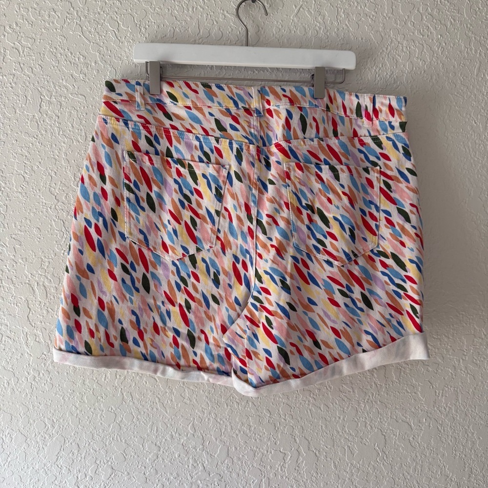 NWT Eloquii Multicolor Leaf Print Shorts